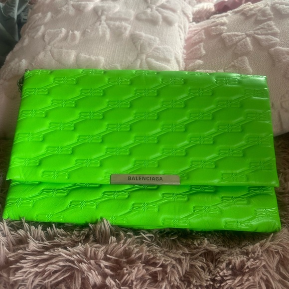 Balenciaga Bright Green Embossed Clutch - Picture 2 of 11